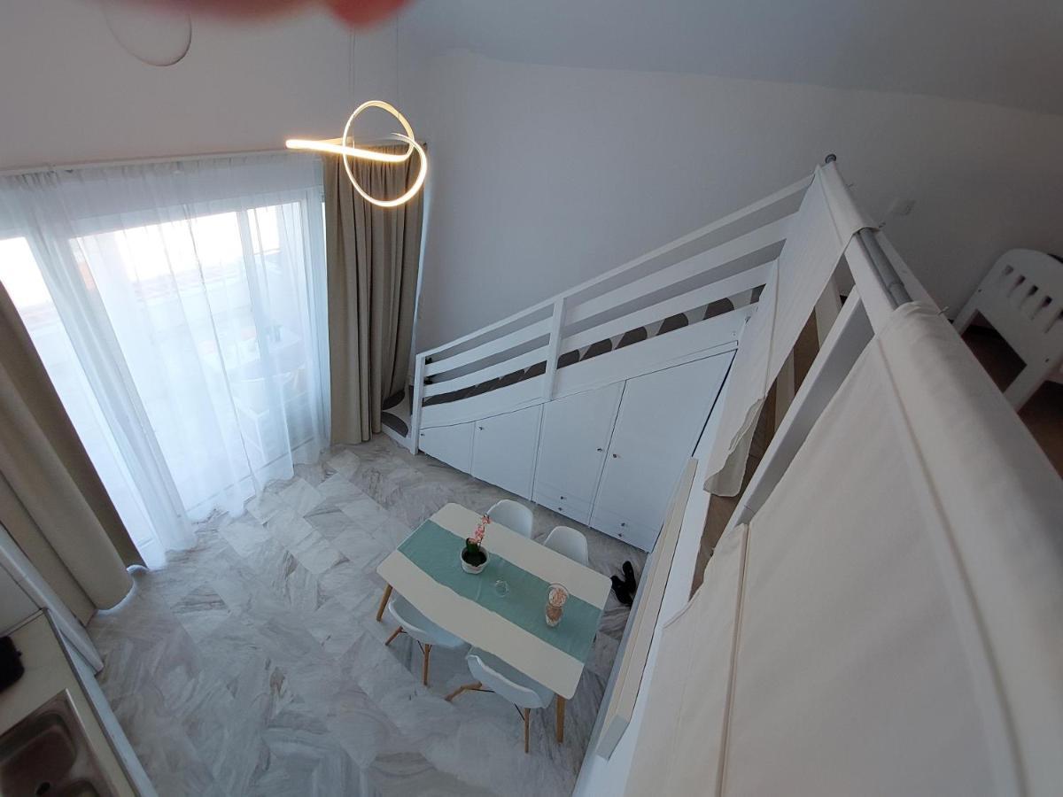 Nefeli Seaside Apartments Polychrono Esterno foto
